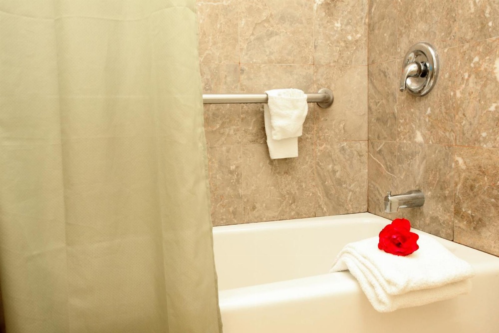 Monterey Oceanside Inn