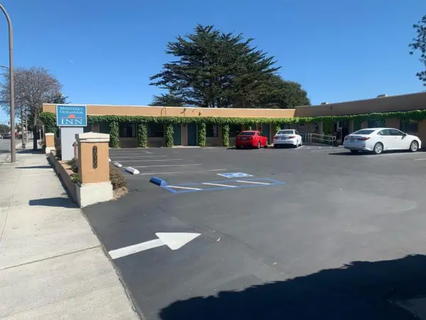 Monterey Oceanside Inn 10