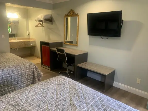 Monterey Oceanside Inn 6